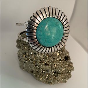 Beautiful, well loved hinge bracelet, easy on/off